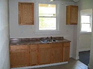 2nd image of 946 Leland Ave