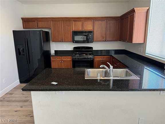 5th image of 8916 Ochoa St