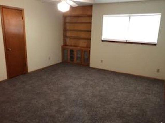 3rd image of 542 Nara Visa Ln