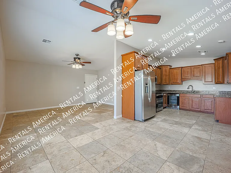 771 E Laredo St — Photo 15