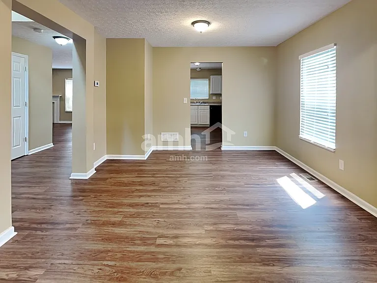 665 Norfolk Sq N — Photo 5