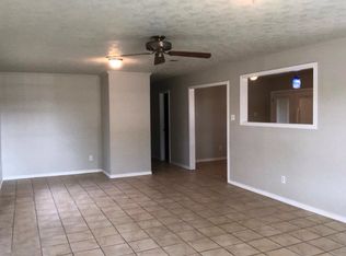 4224 Woodcrest Dr, Bryan, TX 77802