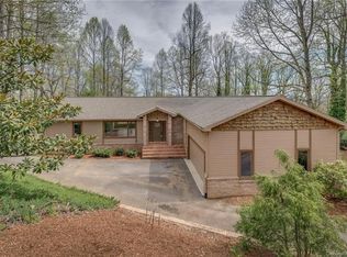 168 Echo Ln, Laurel Park, NC 28739