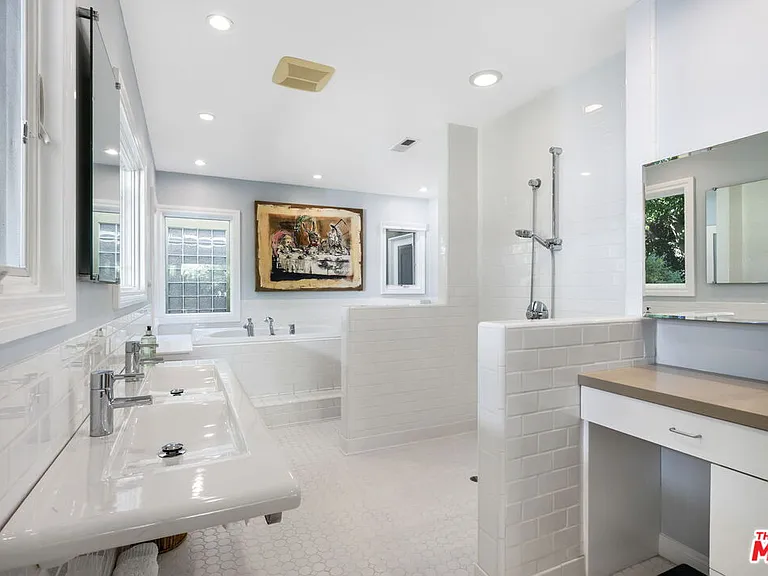 11215 W Sunset Blvd — Photo 44