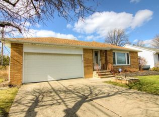 1678 Algiers Dr, Mayfield Heights, OH 44124