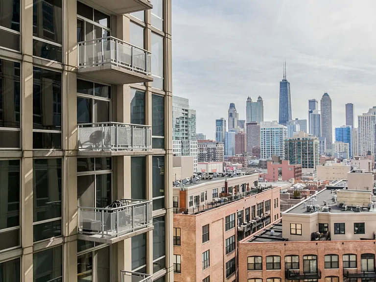 700 N Larrabee St #1003 — Photo 14