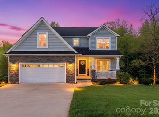 5177 S Oak Cir, Granite Falls, NC 28630