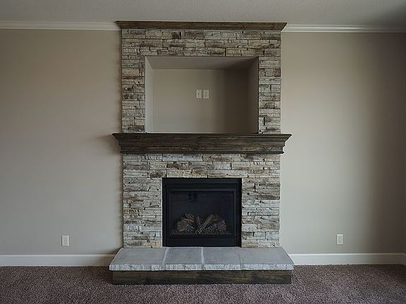 4th image of 337 SE Golden Ln