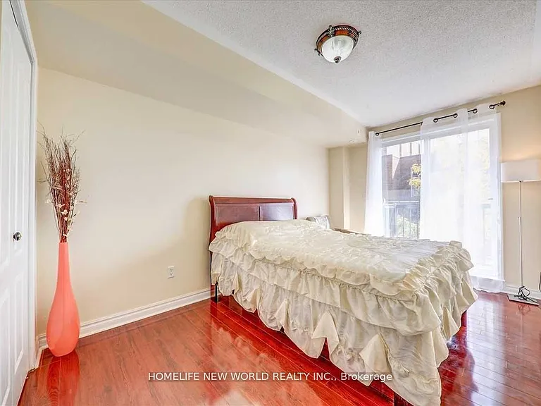 35 Strangford Ln #204 — Photo 11