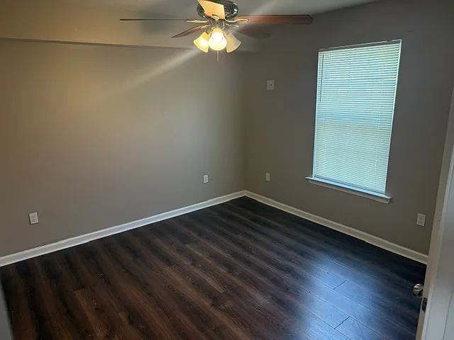4200 Hollygrove St #4200 — Photo 13