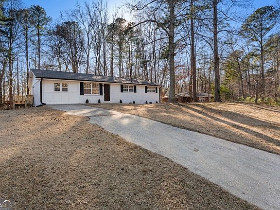 5th image of 4975 Springbrook Dr
