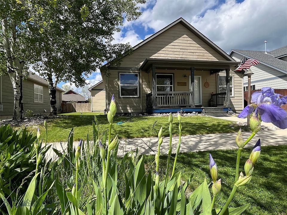 1st image of 498 Woodman Dr