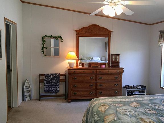 5th image of 313 Shady Oak Cir