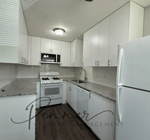 11606 Ivanhoe Ct — Photo 5
