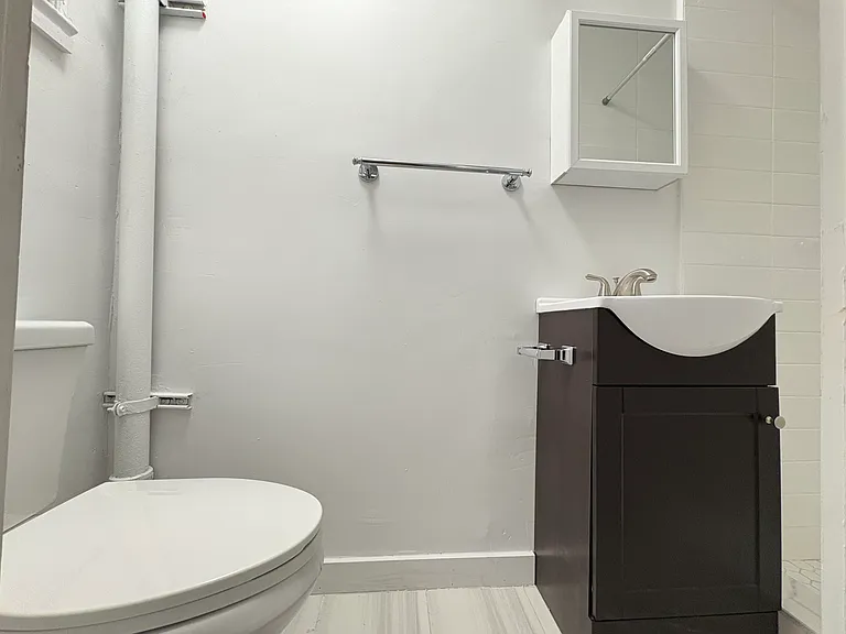 164 Sterling Ave #163D — Photo 5