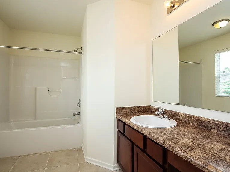 1192 N Aberdeen Dr — Photo 9