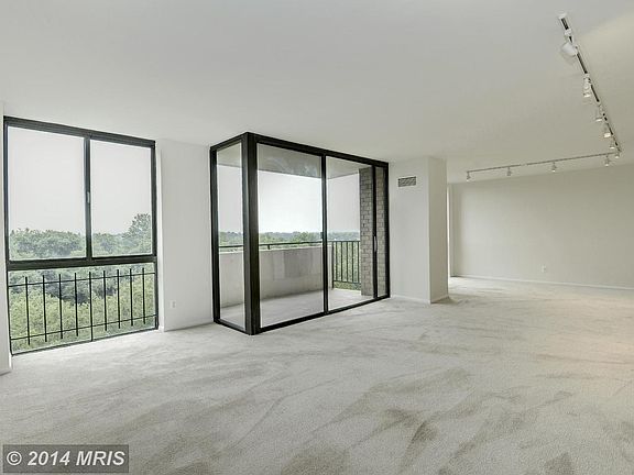 5th image of 4620 N Park Ave APT 1004E