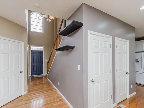 3rd image of 6222 Old Stone Ct
