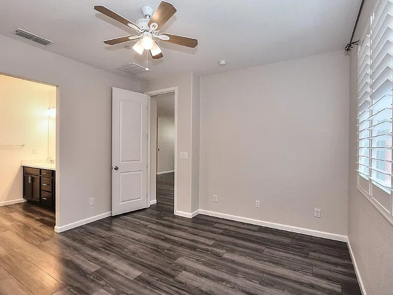 9049 Hourglass Cir — Photo 24