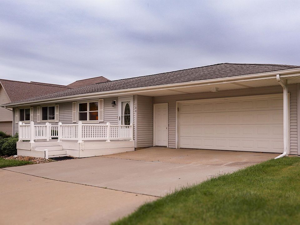 1st image of 104 Eastgate Dr