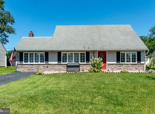 83 Pumpkin Hill Rd, Levittown, PA 19056