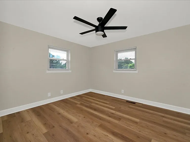 1208 Spruce St SE — Photo 15