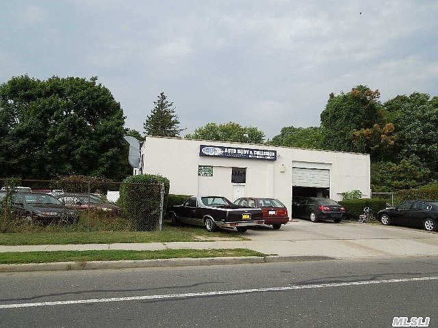 1st image of 1565 Montauk Hwy