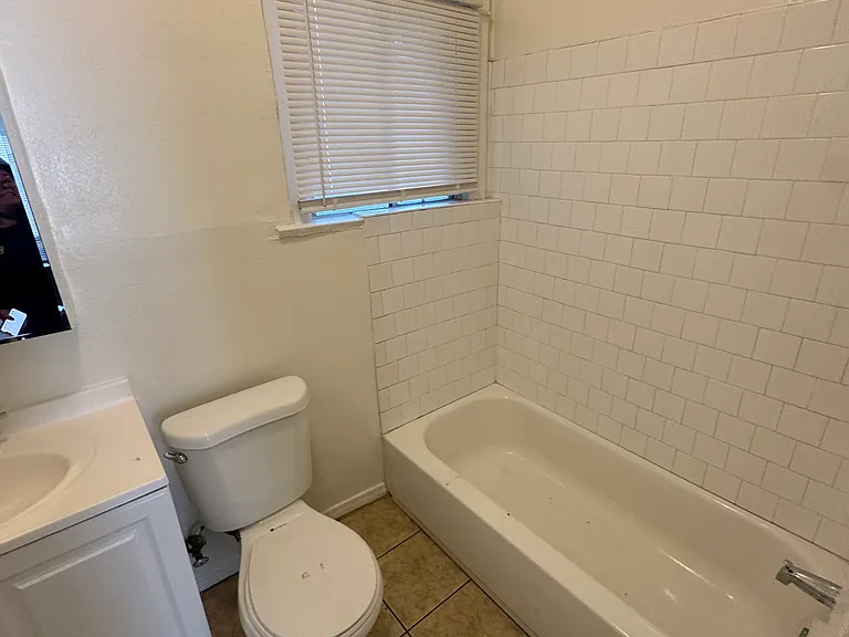 1519 Obispo Ave #2 — Photo 4