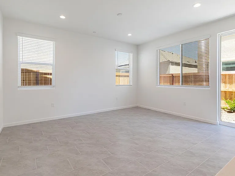 697 Philip Way — Photo 8