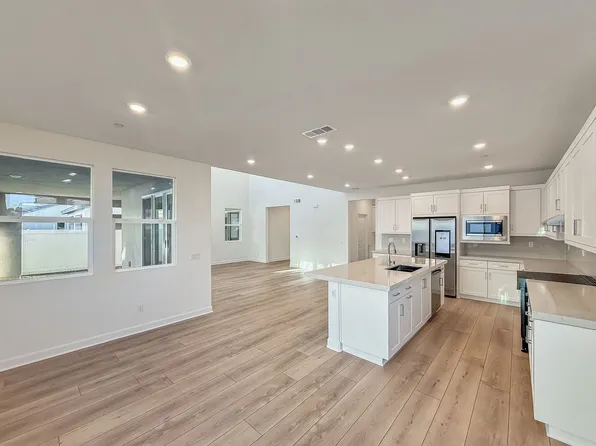 106 Mellano Way, Oceanside, CA 92057