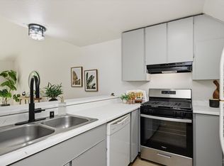 7681 Camino Colegio, Rohnert Park, CA 94928