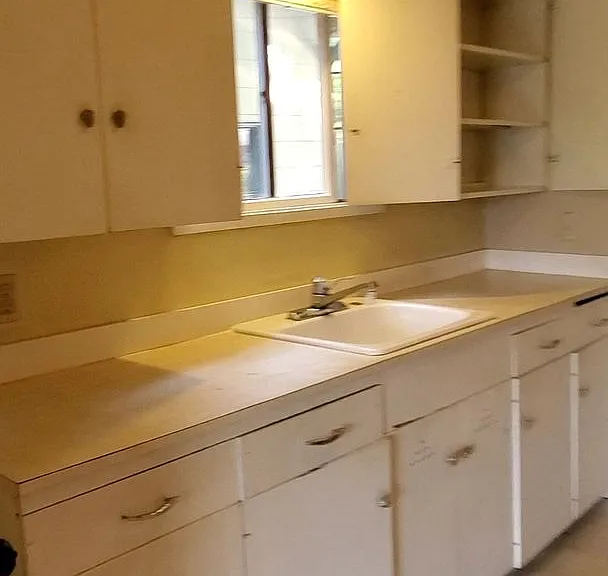 715 N Forest St — Photo 13