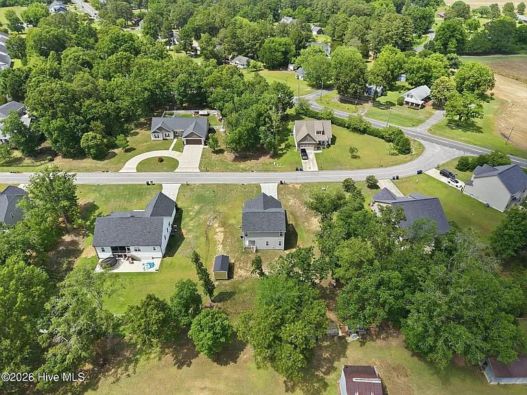 105 Village Dr — Photo 10
