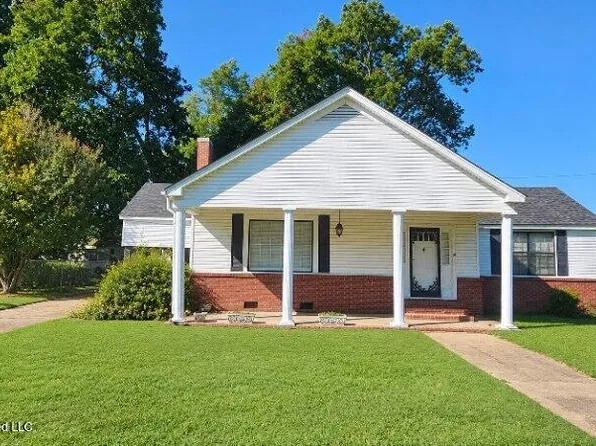 104 E South Ave, Crenshaw, MS 38621