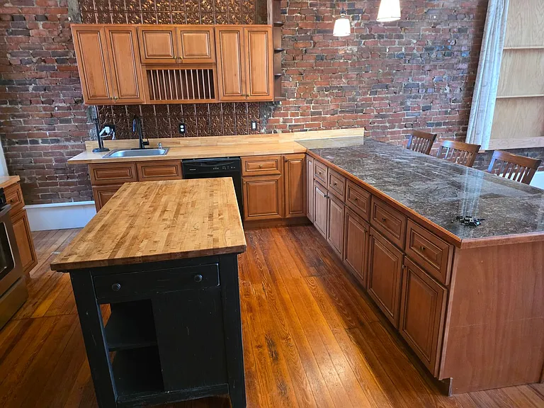 216B Middle St — Photo 33