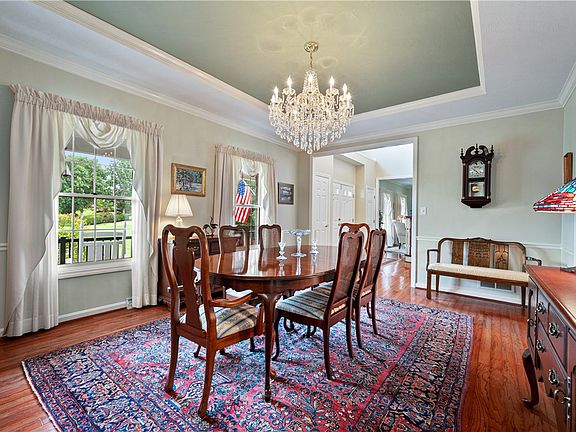 5th image of 106 Springbrooke Dr