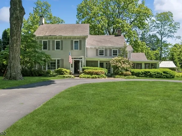 56 Hillside Rd, Chester Boro, NJ 07930