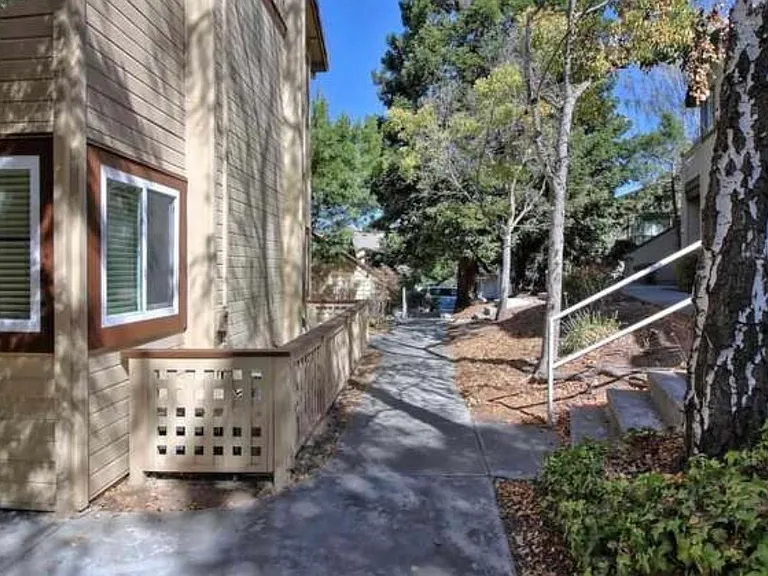 151 Tuscany Ct — Photo 14