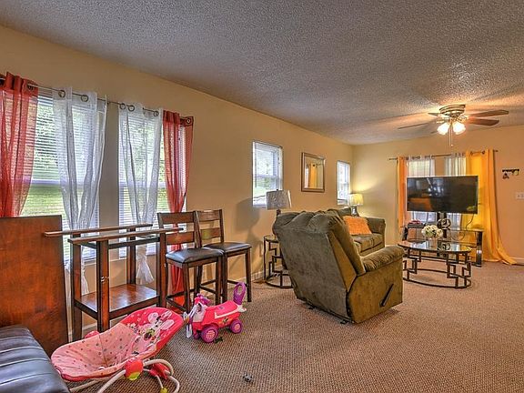 5th image of 522 Meadow Brook Ave