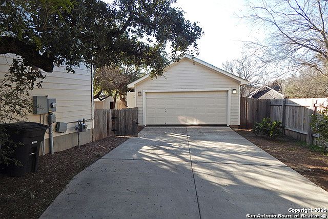 1st image of 10802 Bridle View Dr