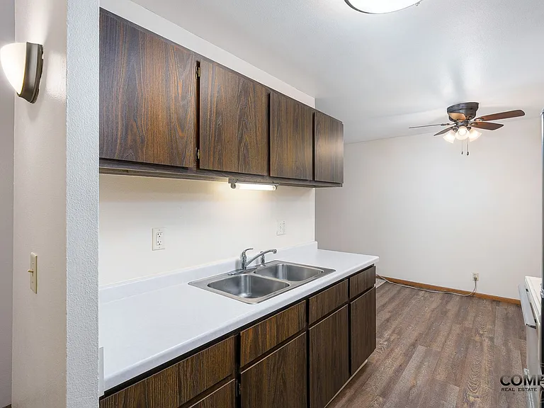Half Moon Lake Apartments — Photo 42