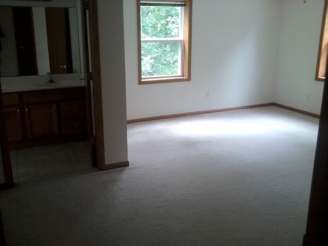 2nd image of 308 E 8th St APT B