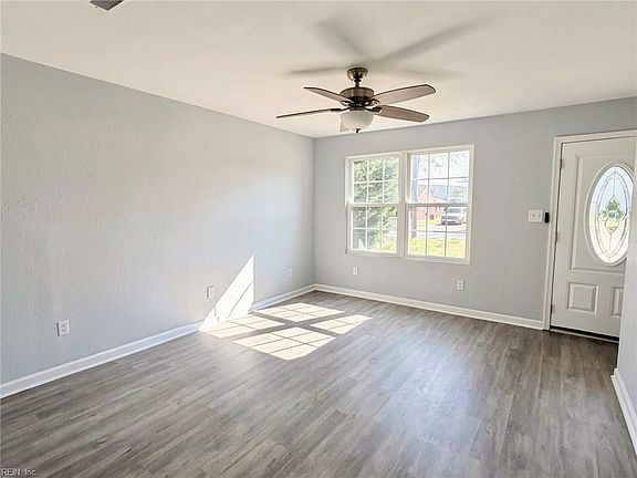 5th image of 1008 Rowe St