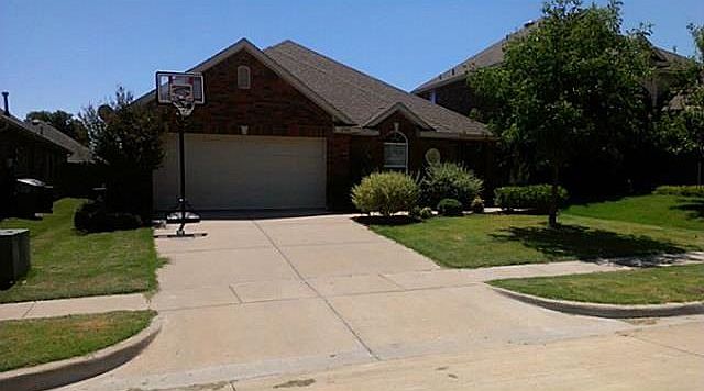 1st image of 2909 Holly Ln