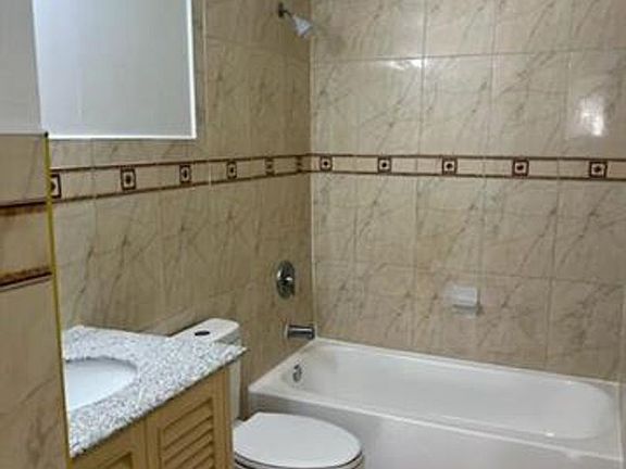 4th image of 20682 NW 38th Ave #Townhouse 20682