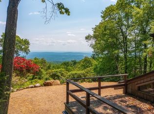 90 Pineridge Rd, Montgomery, MA 01085