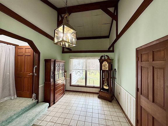 4th image of 68 Andrews Rd