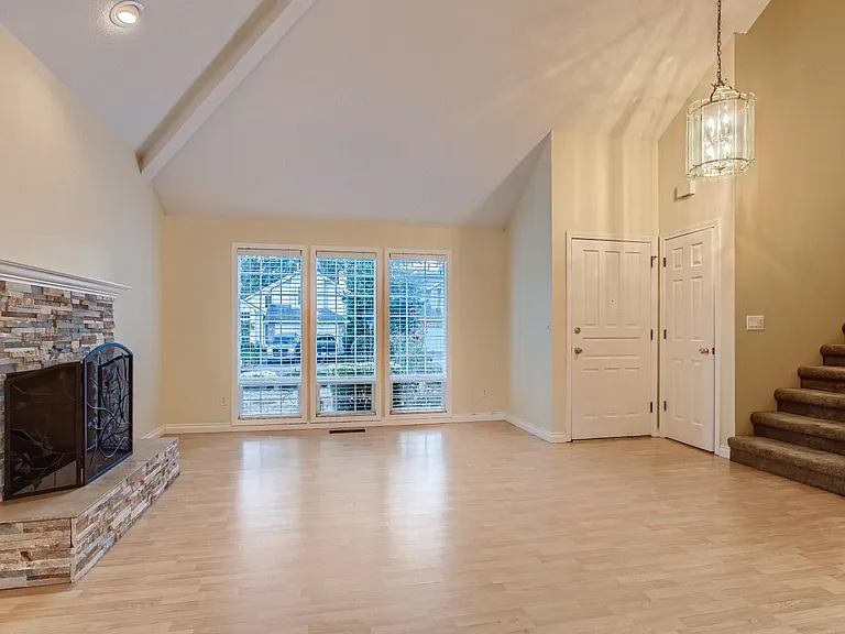 8363 SW Bonaventure Ln — Photo 10