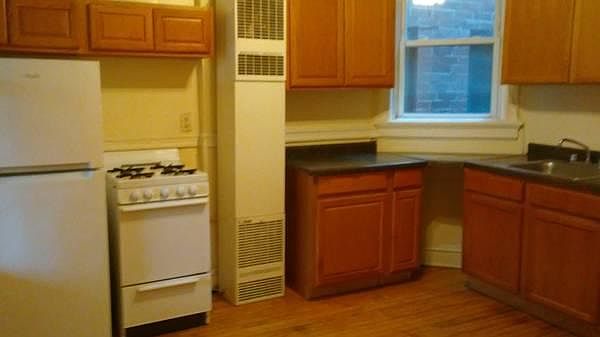 1st image of 1520 N Western Ave APT 2R