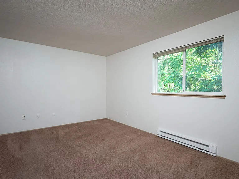 Tuxedo Park Apartments — Photo 28